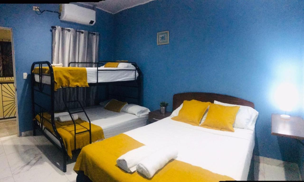 Hotel Casa Blanca León Екстериор снимка