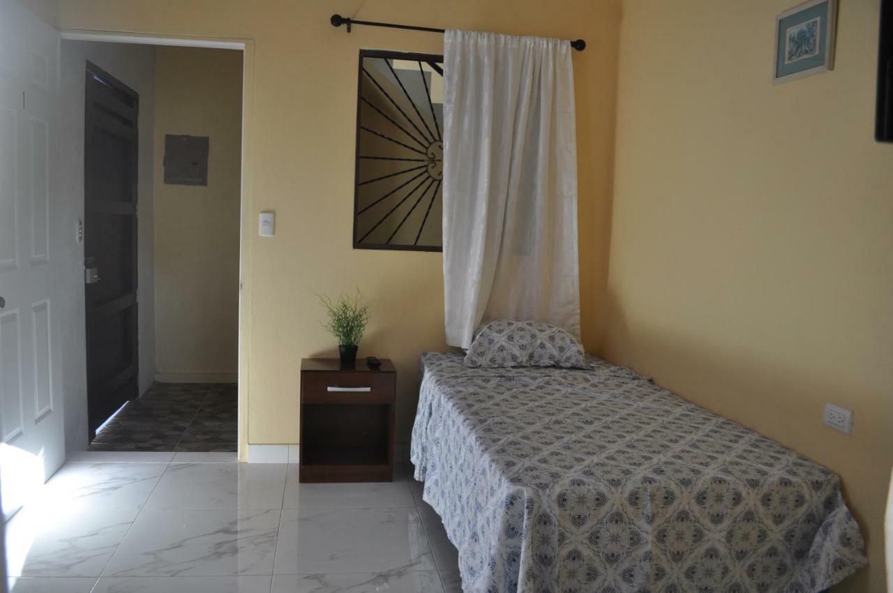 Hotel Casa Blanca León Екстериор снимка