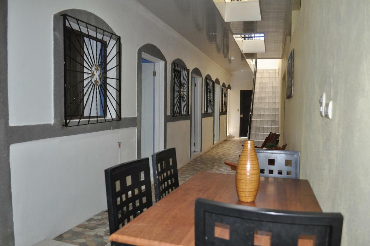 Hotel Casa Blanca León Екстериор снимка